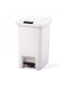 Trash bin with a capacity of 6.5 liters